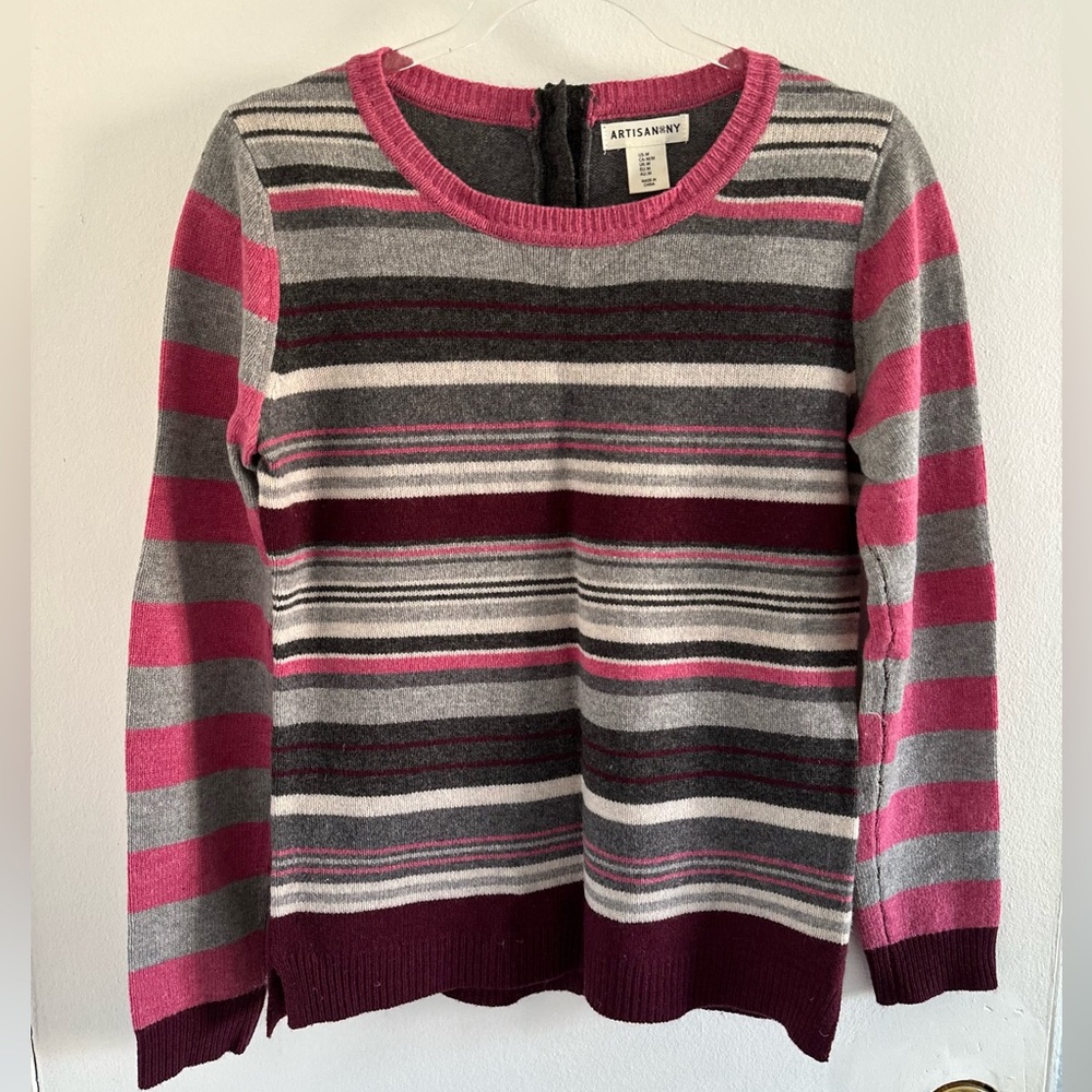 Artisan Ny Pink and Gray Crew Neck Sweater